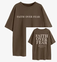 Afbeelding in Gallery-weergave laden, Faith Over Fear Tee
