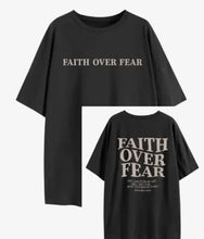 Afbeelding in Gallery-weergave laden, Faith Over Fear Tee
