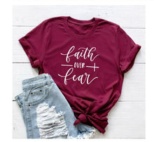 Afbeelding in Gallery-weergave laden, Faith Over Fear T-Shirt
