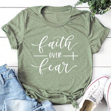 Afbeelding in Gallery-weergave laden, Faith Over Fear T-Shirt
