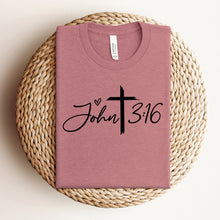 Afbeelding in Gallery-weergave laden, John 3:16 T-Shirt
