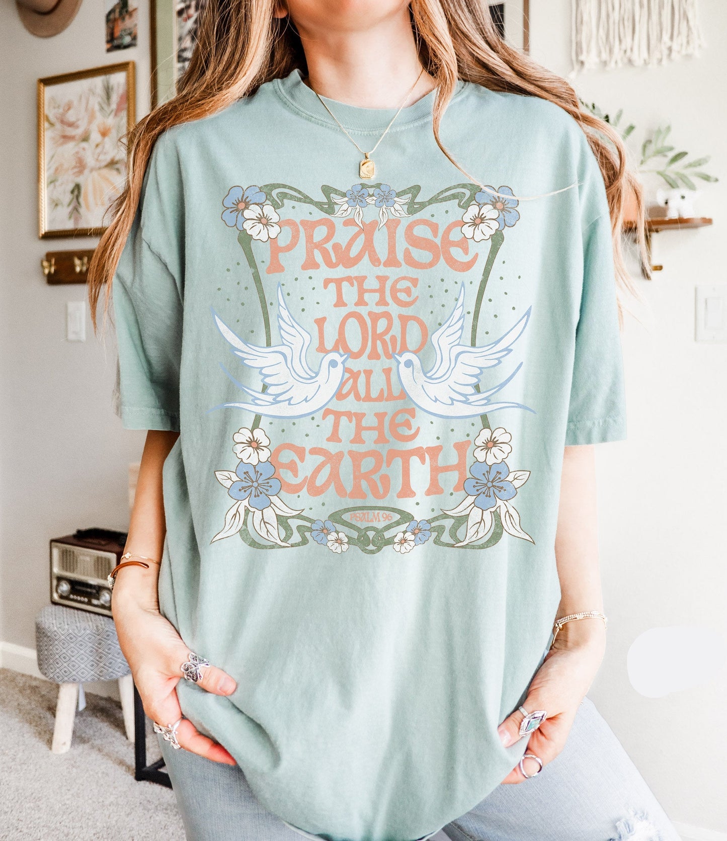 Praise the Lord Trendy Tee