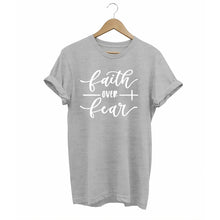 Afbeelding in Gallery-weergave laden, Faith Over Fear T-Shirt
