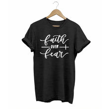 Afbeelding in Gallery-weergave laden, Faith Over Fear T-Shirt
